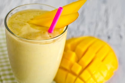 34. Banana and mango smoothie